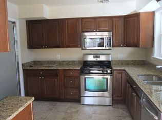 14714 Algretus Dr, Centreville, VA 20120