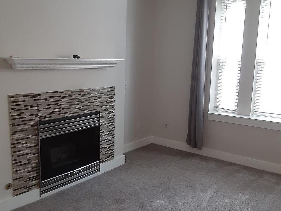 1st image of 427 Hopkins St APT 7