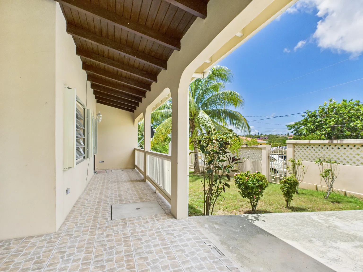 3 bed, $2,200 — Photo 3