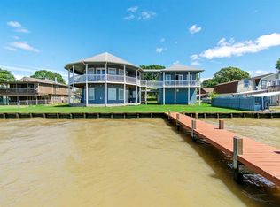 372 Lakeshore S, Onalaska, TX 77360