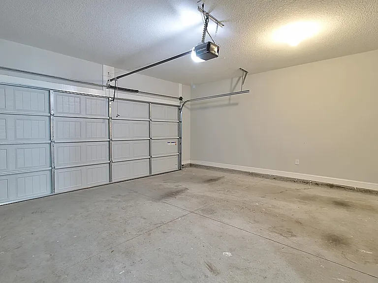 554 Fairview Cir — Photo 15