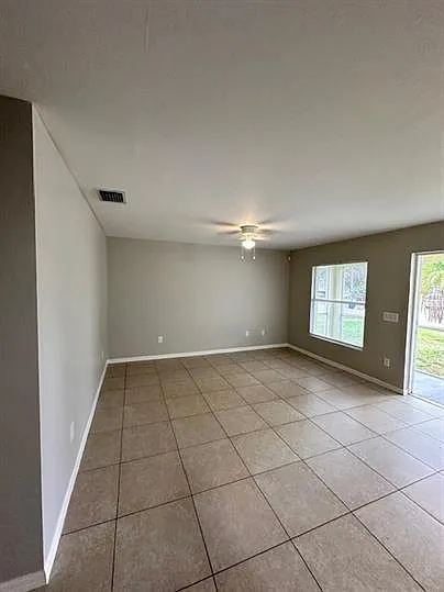 3 bed, 1181 sqft, $1,550 — Photo 4