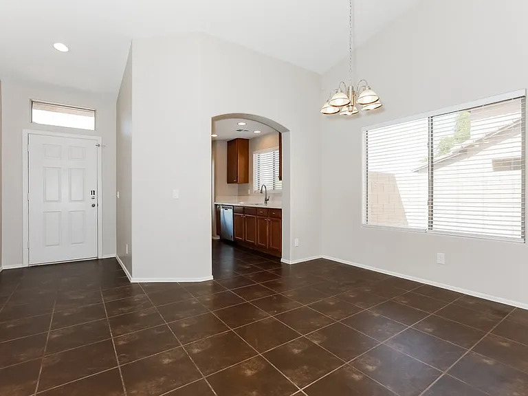 517 E Press Rd — Photo 5