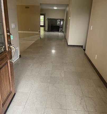 4th image of 248 Dewane Dr