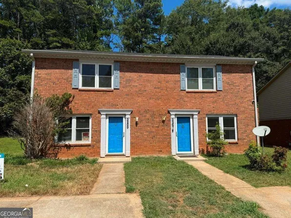 5267 Ridge Forest Dr, Stone Mountain, GA 30083
