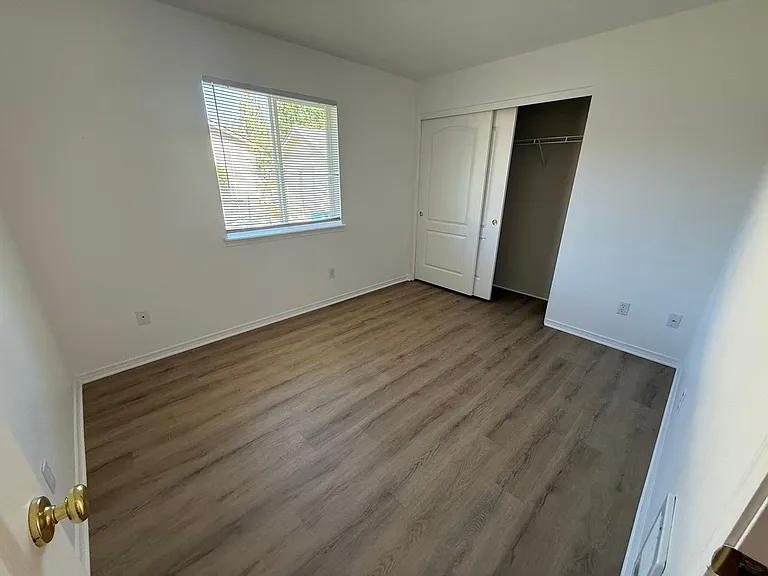 2358 NE Mary Rose Pl — Photo 9