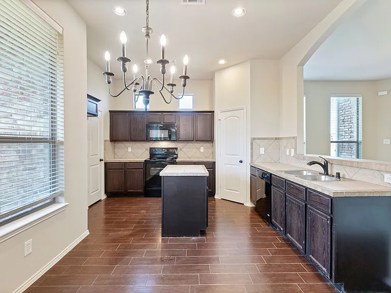 339 Orbit Dr — Photo 7