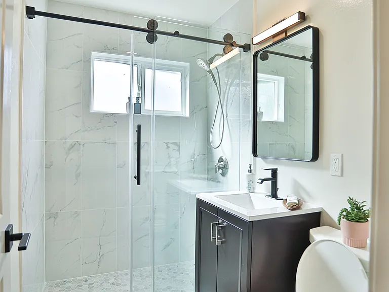 Maude Ave 7 LLC — Photo 17