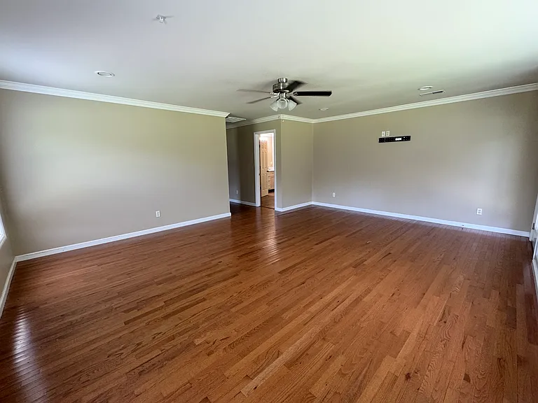 1052 Brownsboro Rd — Photo 14