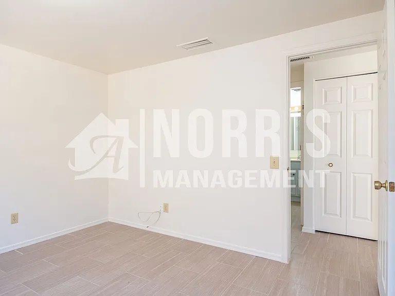 2542 N La Escondida Cir — Photo 11