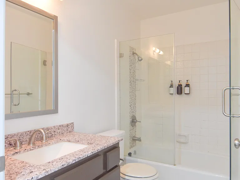1727 Glendon Ave #208 — Photo 9