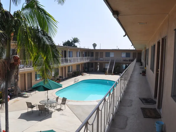 Royal Palms Apartments