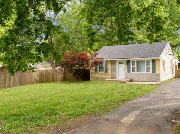 7802 Edna M Rd, Louisville, KY 40258