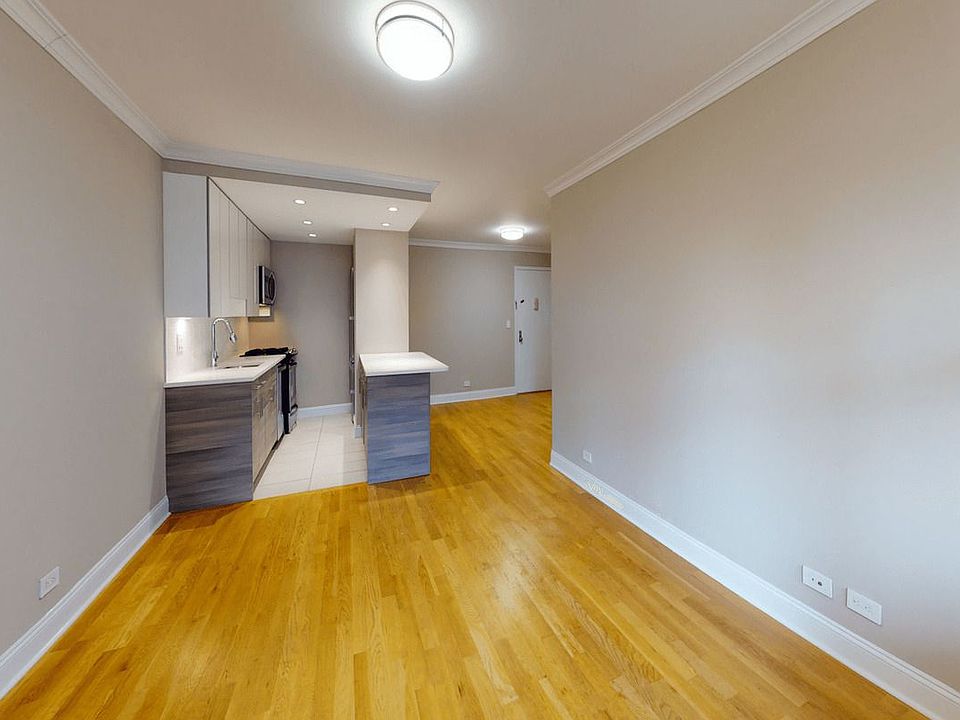 1st image of 80 N Moore St #806N