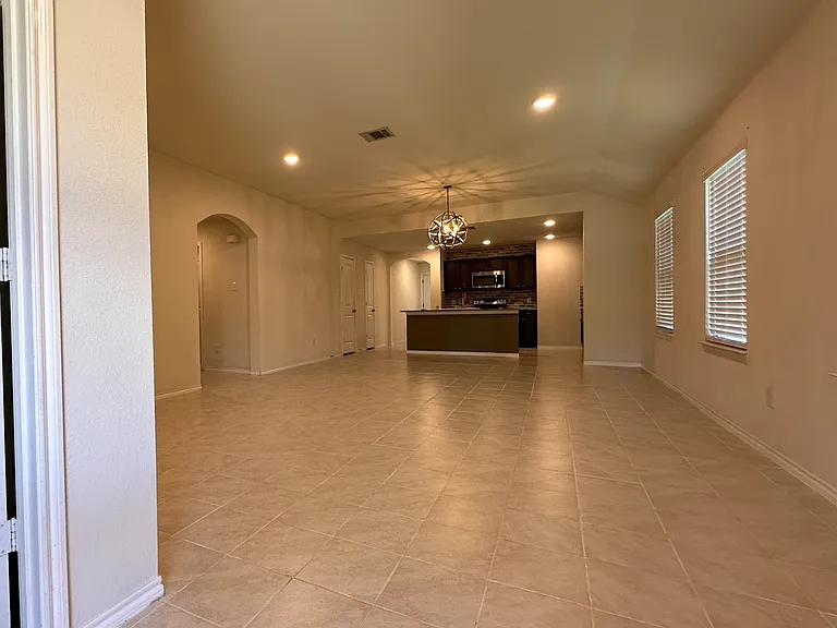 804 Meadow Wood Ln — Photo 7
