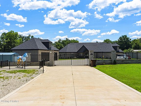 2nd image of 2696 Armstrong Ln
