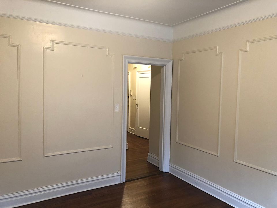 1st image of 250 Knox Ave #2