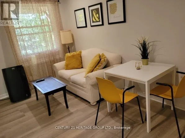 287 Lorne Ave #B, Newmarket, ON L3Y 4K6