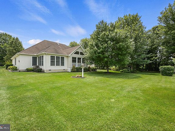 3rd image of 96 Pear Blossom Ln