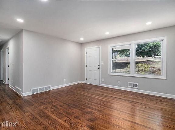 5th image of 2978R Belaire Cir
