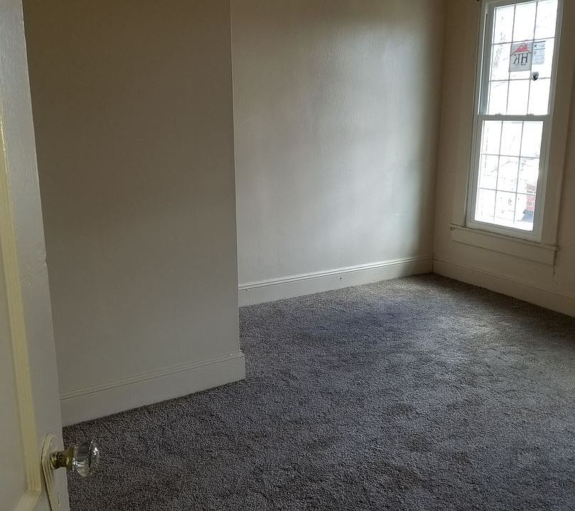 2nd image of 119 N Ireland St APT 4