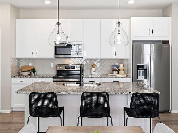 3rd image of 350 Norgay Way
