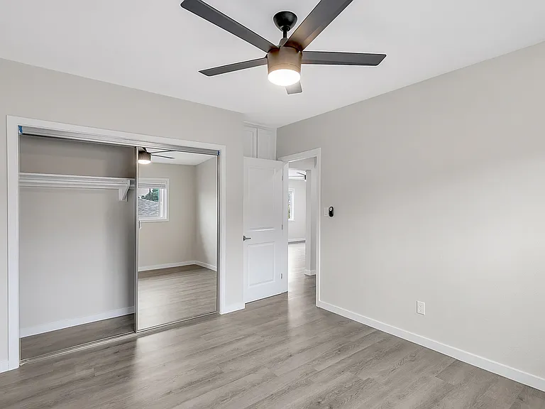 601-613 E Birch St #2B — Photo 10