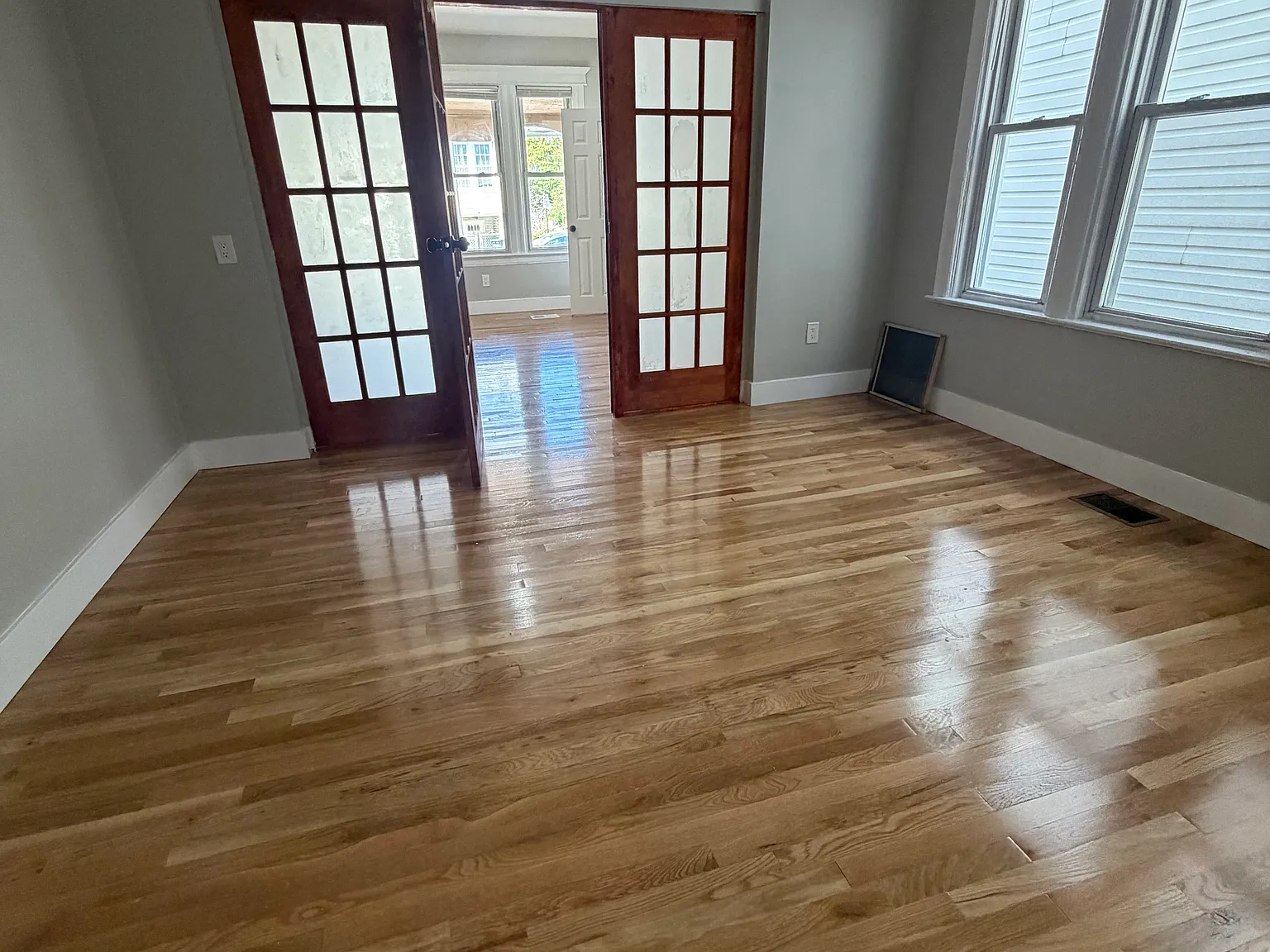 3 bed, 900 sqft, $2,500 — Photo 4