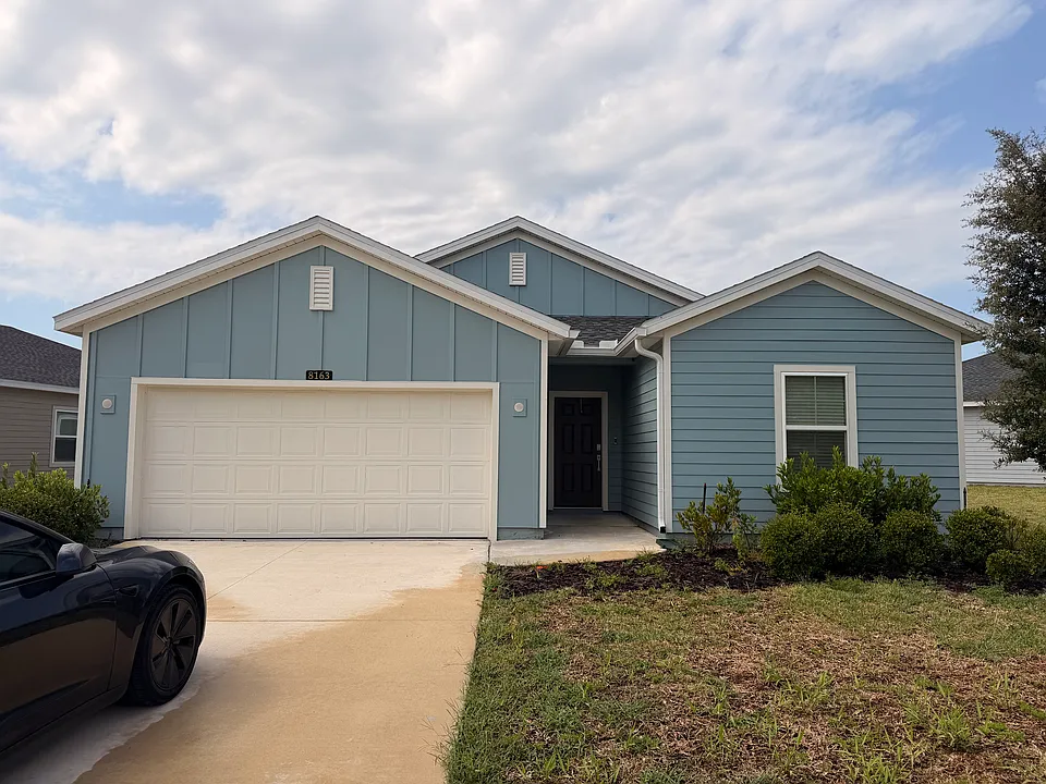 8163 Horsebit Cir