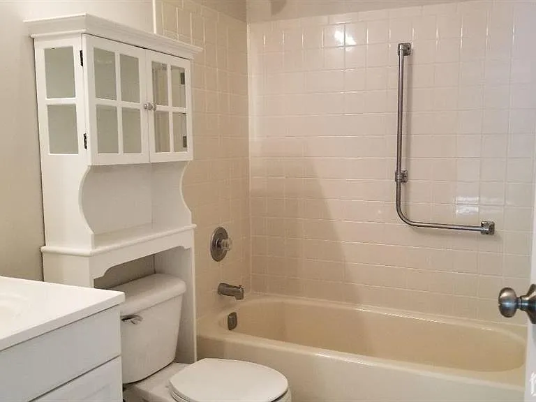 255 Wycoff Way W — Photo 14