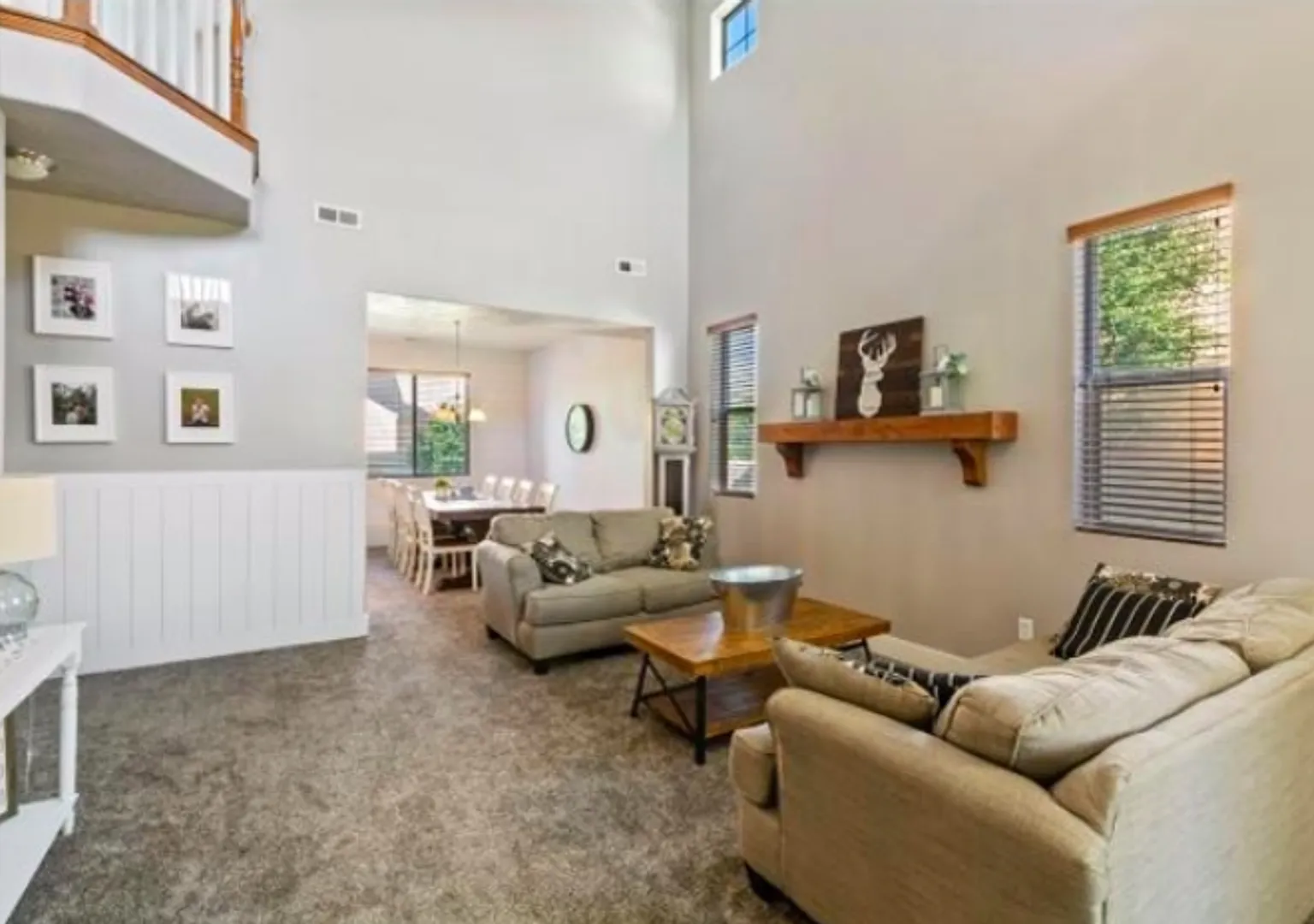 Stunning Home in Spring Creek Ranch! — Photo 3