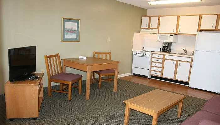 117 W Perry Rd — Photo 1