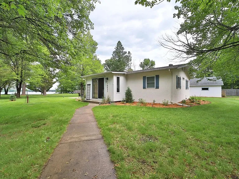 10032 N Long Lake Rd — Photo 22
