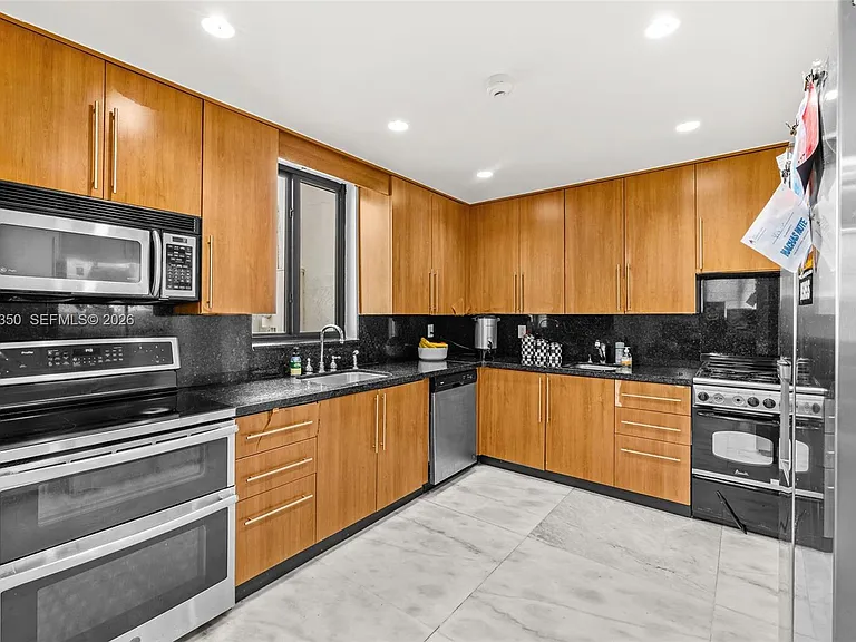 3420 Sheridan Ave — Photo 13