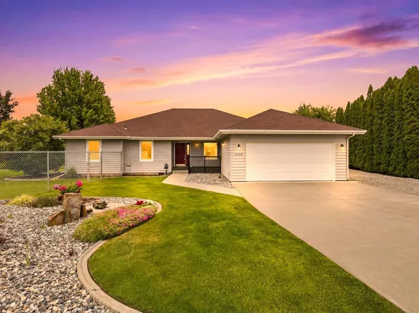 2213 Washington Ct, West Richland, WA 99353
