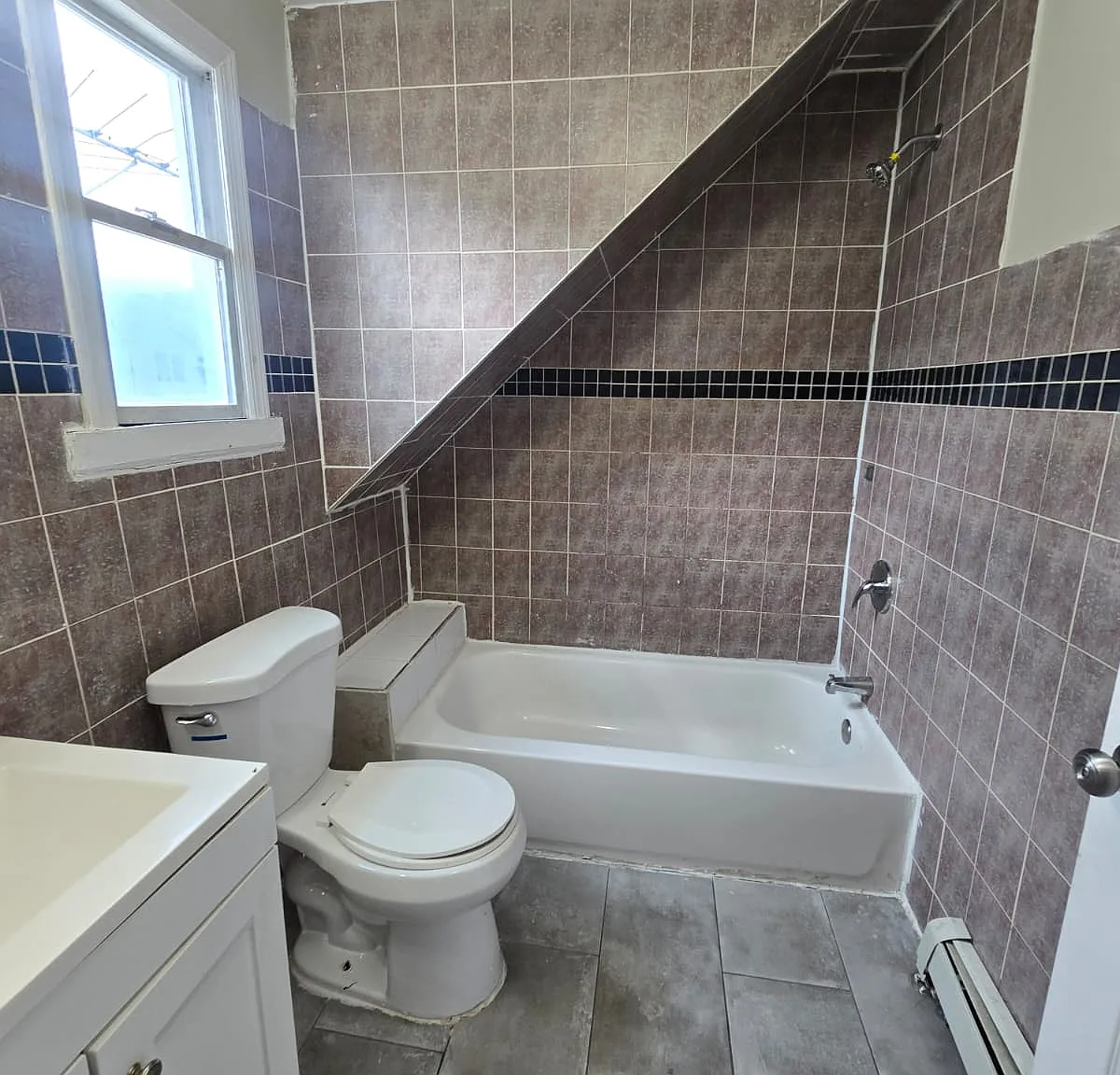 5 bed, 1600 sqft, $2,850 — Photo 3
