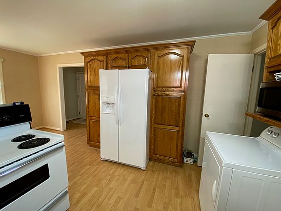 4th image of 35 Robertson St