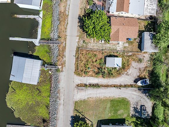 3rd image of 2400 Dutch Slough Rd