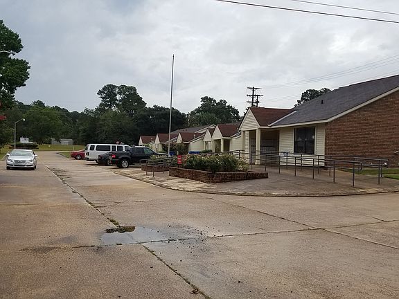4th image of 100 Rose Hill Ln #9538