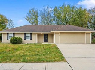 210 S Darrowby Dr, Raymore, MO 64083