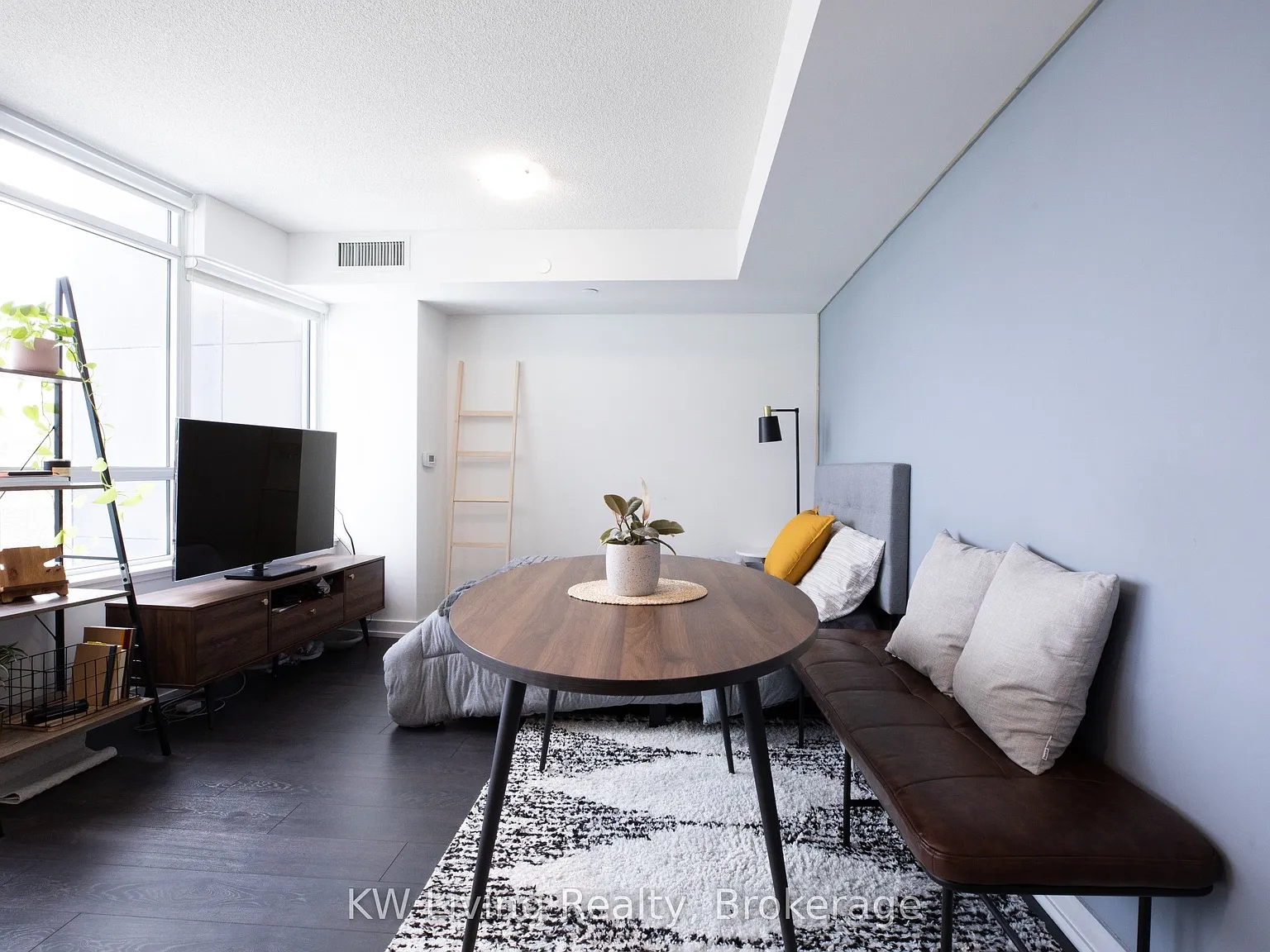 The Eglinton — Photo 4
