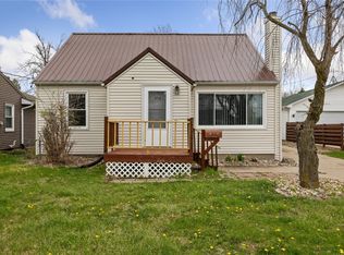 1114 28th St SE, Cedar Rapids, IA 52403