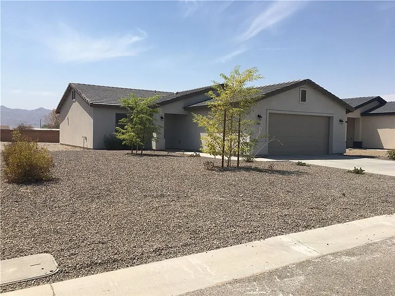 5085 Jacaranda Pl — Photo 2
