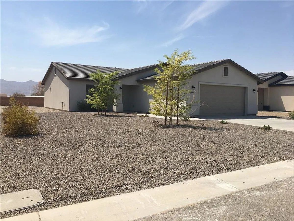 Building Photo - 5085 Jacaranda Pl