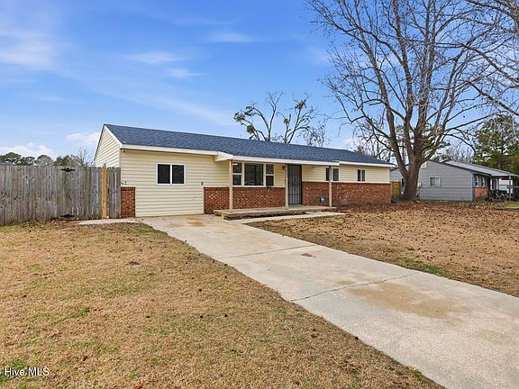3rd image of 409 Dale Drive