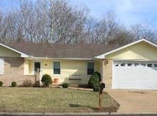 5877 Blackberry Dr, Imperial, MO 63052
