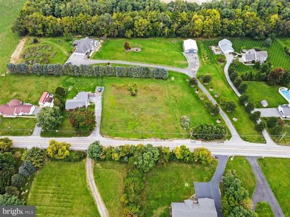 1204 W Trindle Rd, Mechanicsburg, PA 17055