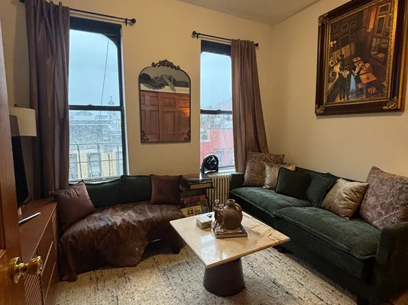 104 Macdougal Street image 1 of 10