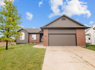 2046 N Quail Crossing St, Andover, KS 67002