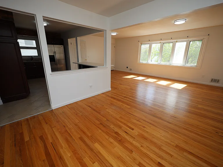 475 Beach Rd #2 — Photo 20